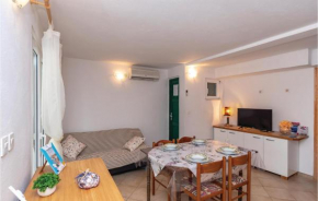 Lovely Apartment In Osobljava With Wifi